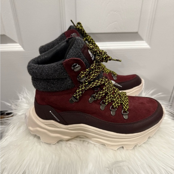 SOREL Kinetic Breakthru Conquest
Waterproof sneaker Boot Cinder Bloodstone 7.5 - Picture 10 of 13